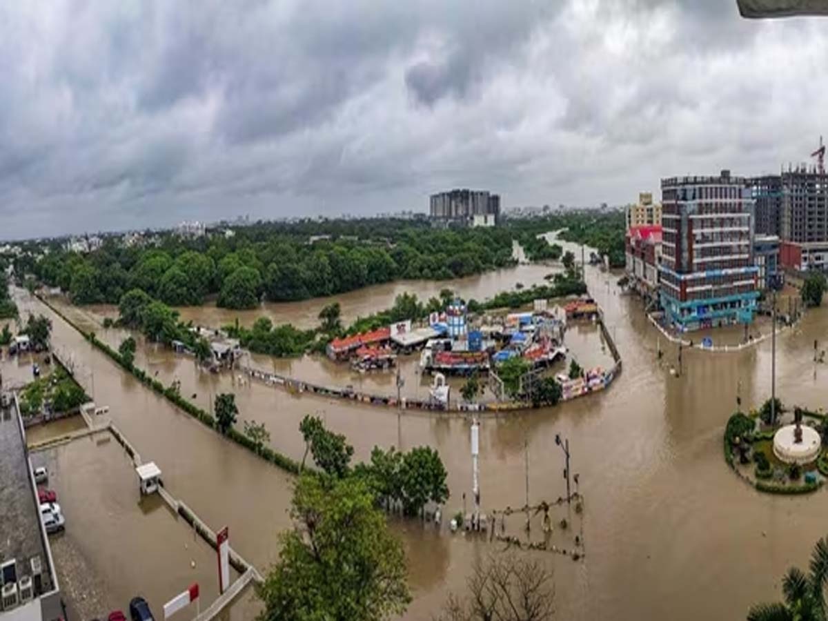 Gujarat Flood: गुजरात में बाढ़ के हालात, मरने वालों का आंकड़ा 28 पहुंचा