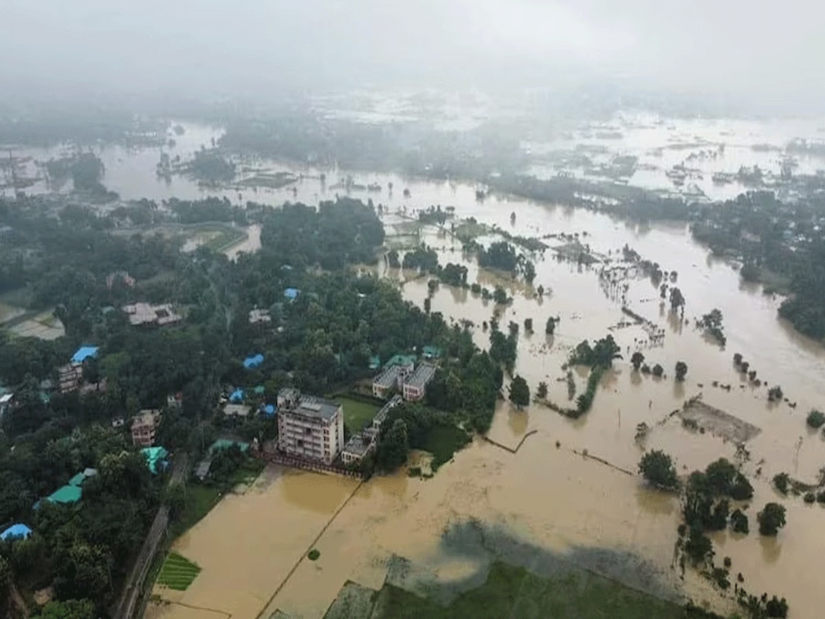 Bangladesh Flood: दक्षिण-पूर्वी बांग्लादेश में बाढ़ का कहर, अब तक 52 लोगों की मौत, लाखों लोग हुए बेघर