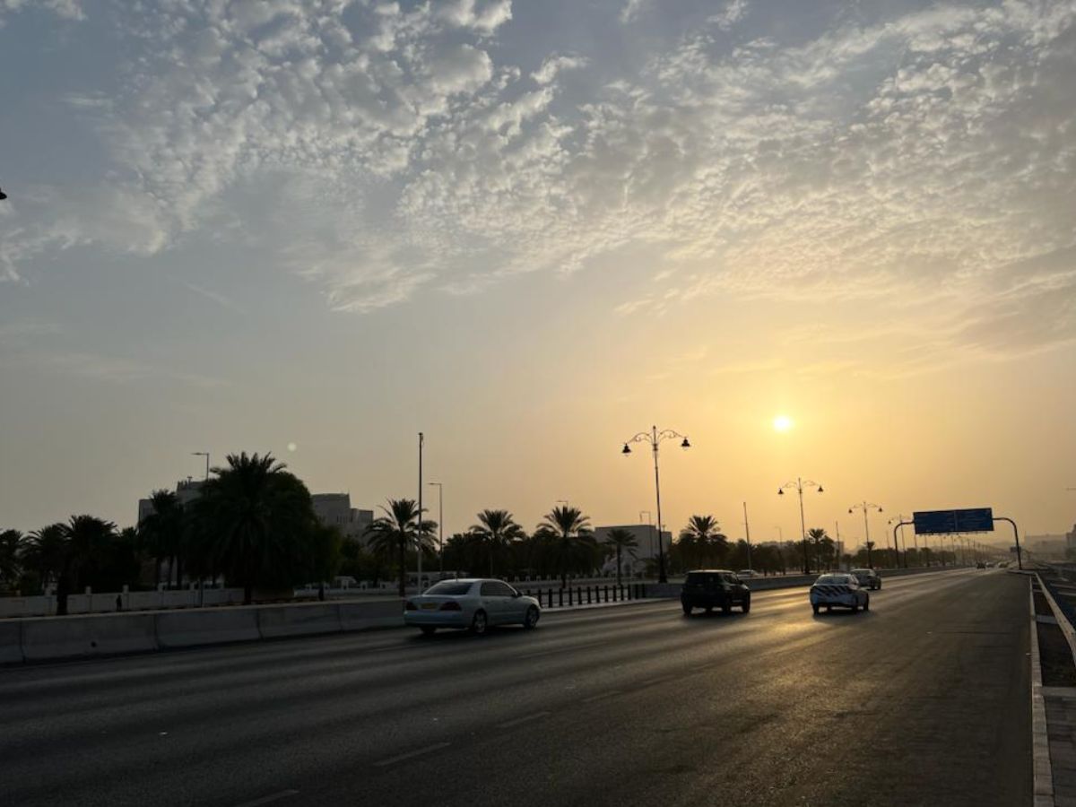 दिल्ली-NCR में अलर्ट, गरज-चमक के साथ हो सकती है बारिश, IMD ने जारी किया अपडेट