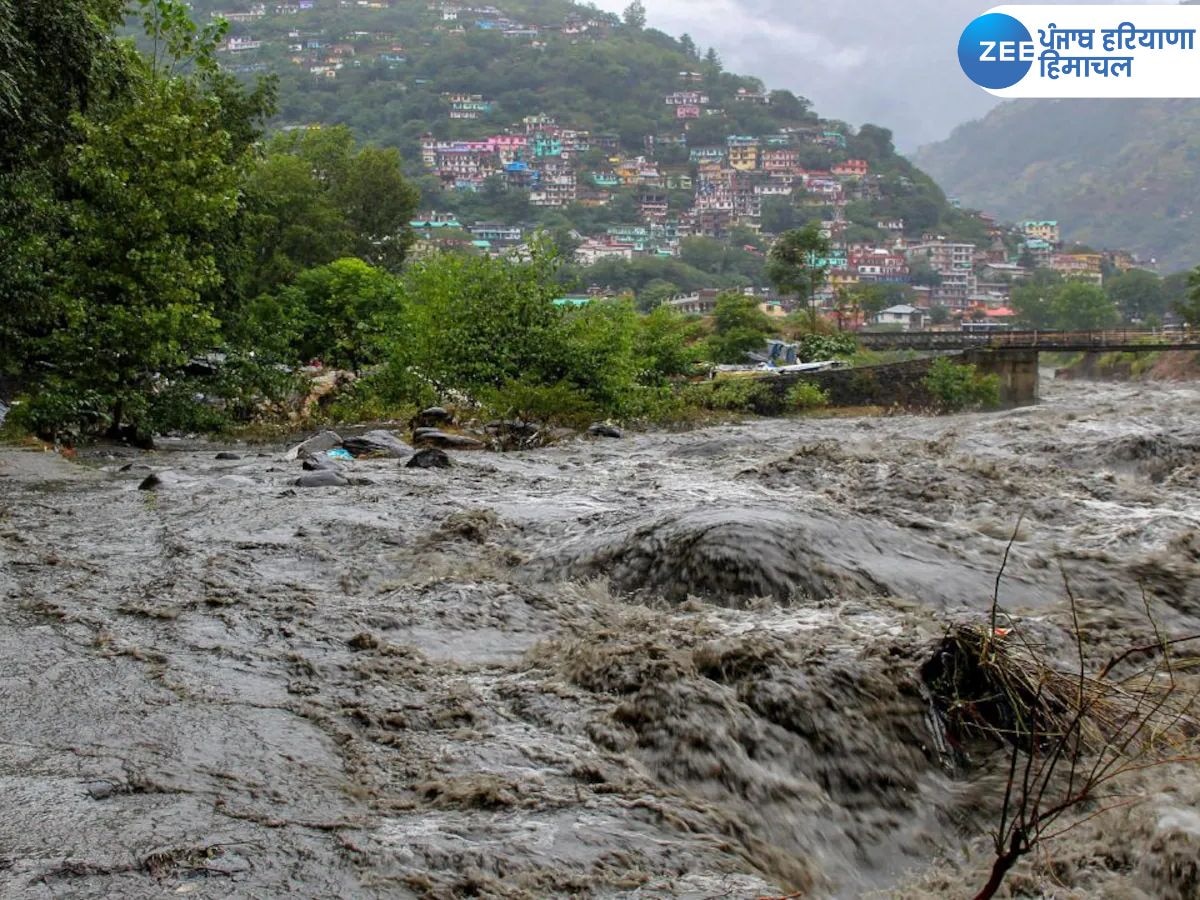 Himachal Pradesh Weather: बारिश के बाद 130 से अधिक सड़कें बंद, मौसम विभाग ने 5 जिलों में अचानक बाढ़ की दी चेतावनी 