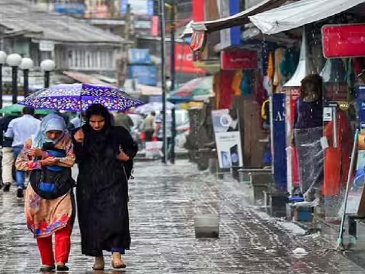 Jammu Kashmir Weather: जम्मू- कश्मीर घूमने जा रहे हैं तो जान लें ताजा मौसम अपडेट, IMD ने की ये बड़ी भविष्यवाणी