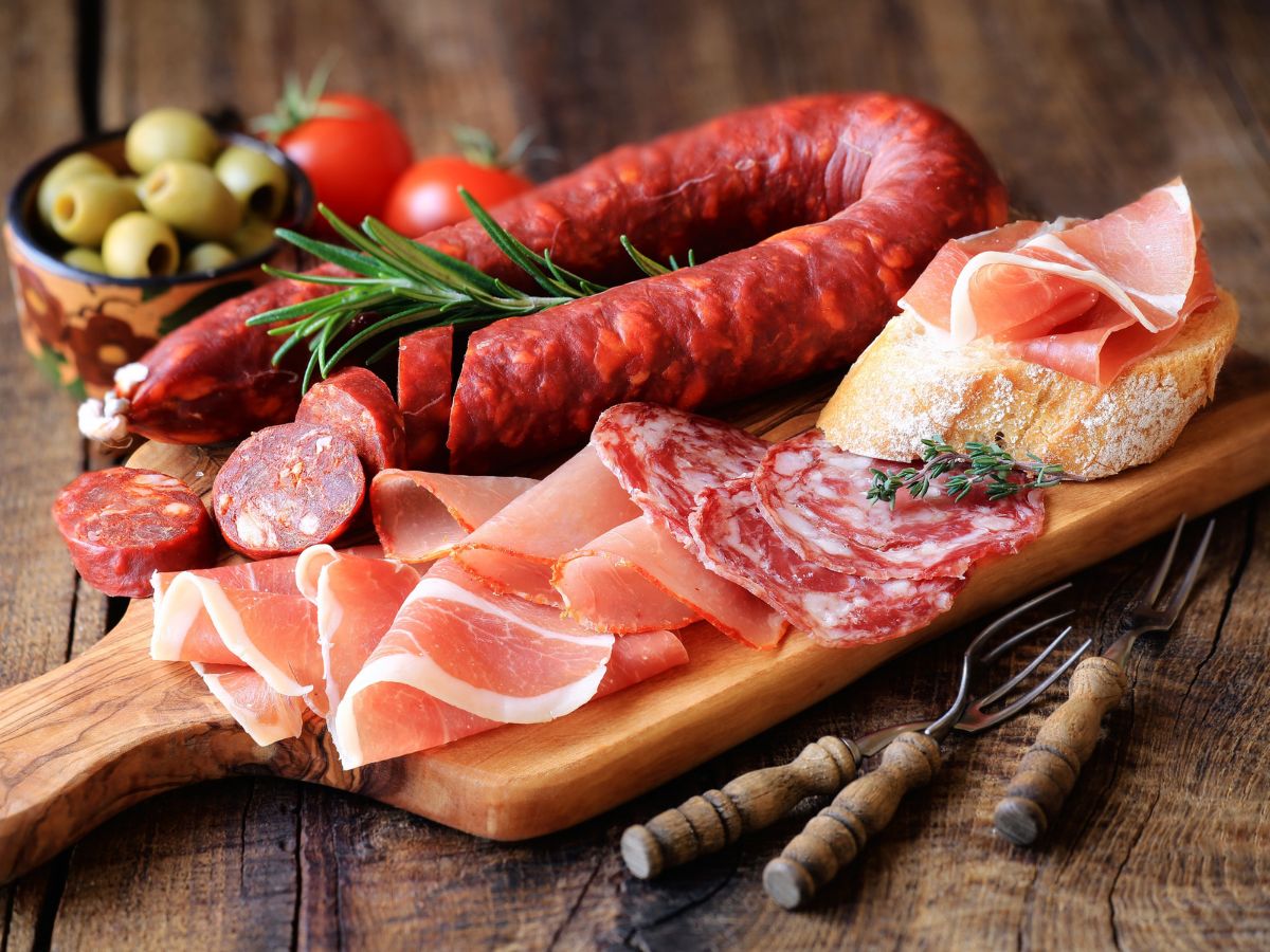 Worst Food For Heart: दिल की सेहत को बर्बाद कर रहे ये 7 फूड, तुरंत बंद कर दें इनका सेवन 17 प्रोसेस्ड मीट