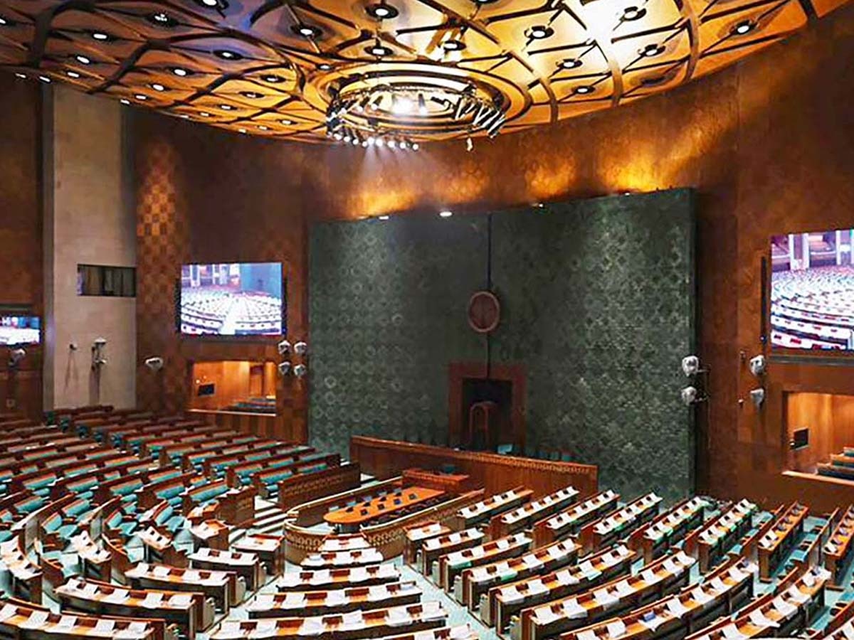 bjp mp and opposition mp fight on Waqf Amendment Bill 2024 in