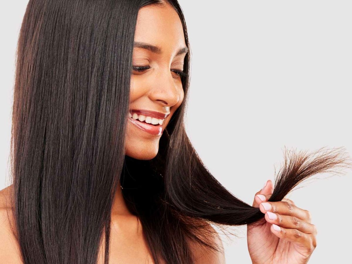 Long Hair Tips: महंगे हेयर प्रोडक्ट्स को कहें बाय-बाय, घर बैठे इन 5 नुस्खे से पाएं घने और लंबे बाल