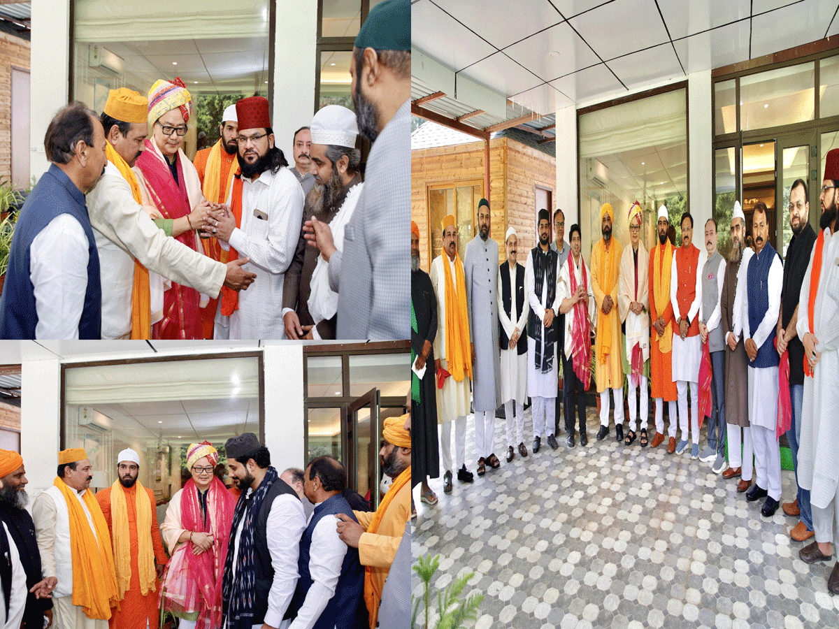 मुस्लिम धर्मगुरुओं ने JPC अध्यक्ष जगदंबिका पाल और किरेन रिजिजू से की मुलाकात, वक्फ संशोधन बिल को लेकर हुई बात मुस्लिम धर्मगुरुओं ने JPC अध्यक्ष जगदंबिका पाल और किरेन रिजिजू से की मुलाकात, वक्फ संशोधन बिल को लेकर हुई बात