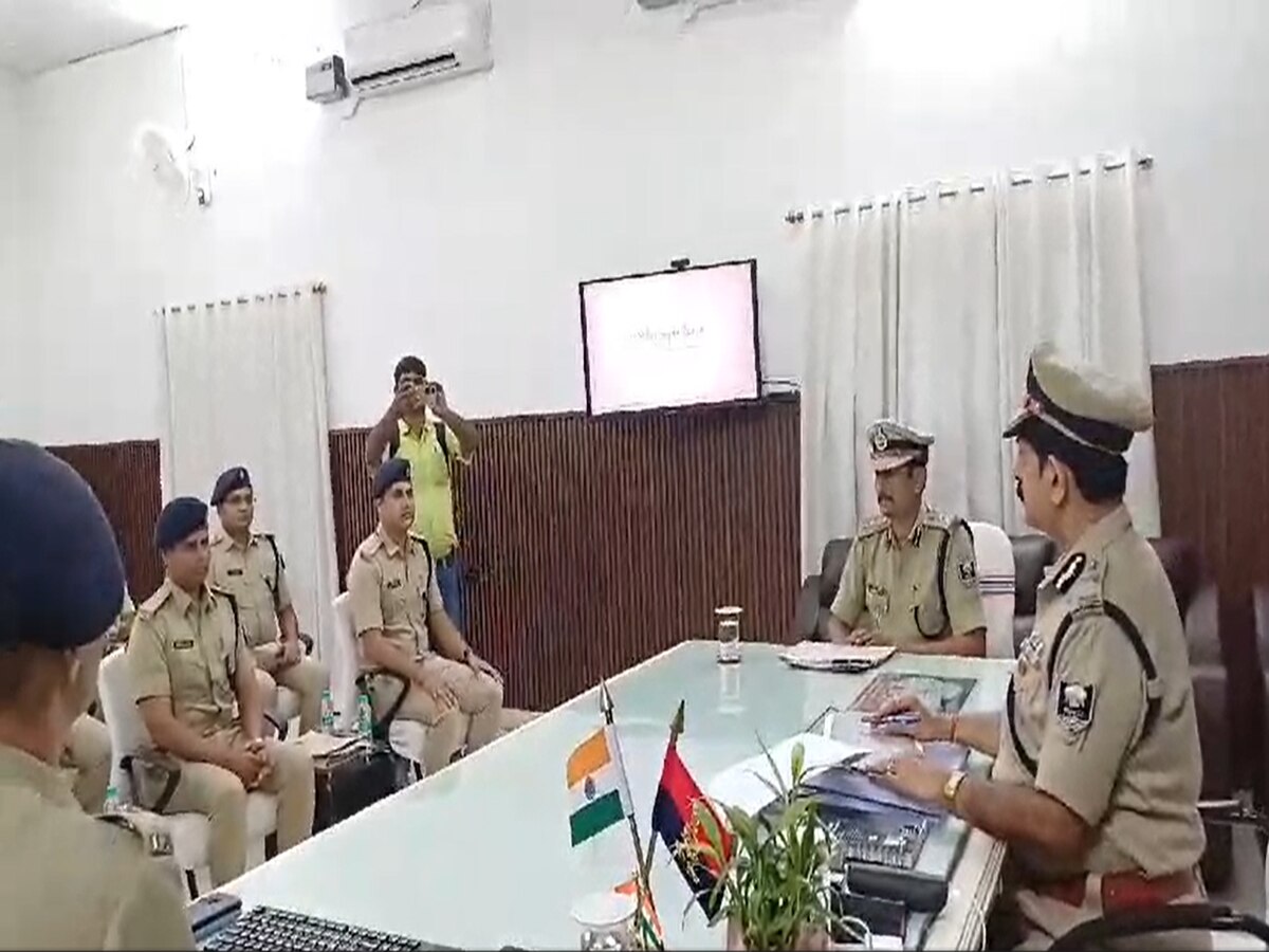 Bihar DGP Alok Raj reached his native village in muzaffarpur worshiped ...