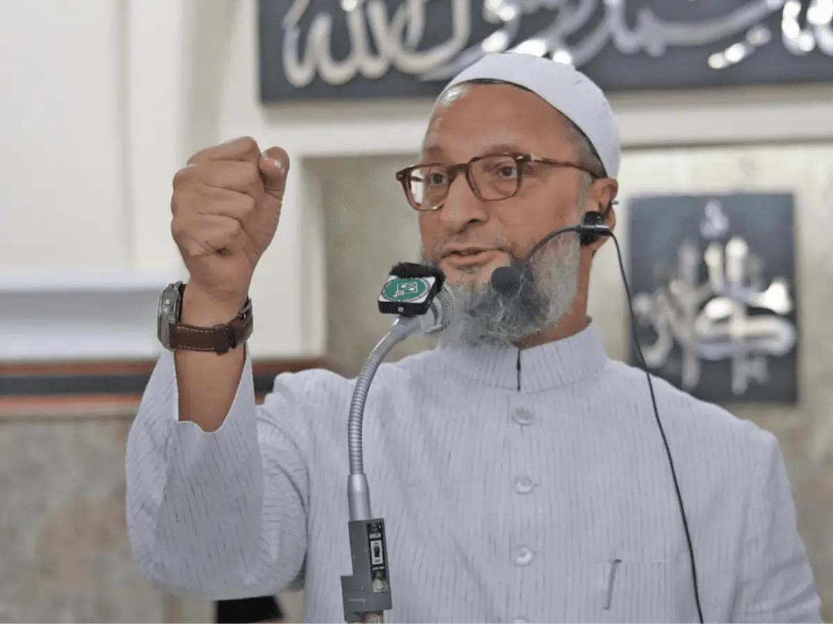 Asaduddin Owaisi: 'संघी हमेशा झुंड में आते हैं, कमजोरों को बनाते हैं निशाना', ट्रेन में मुस्लिम बुजुर्ग से हुई घटना पर भड़के ओवैसी