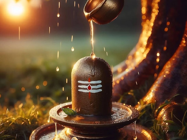 Somwar Ke Upay: सोमवार के दिन शिवलिंग पर चढ़ाएं ये दाल, भोलेनाथ पूरी करेंगे हर मनोरथ