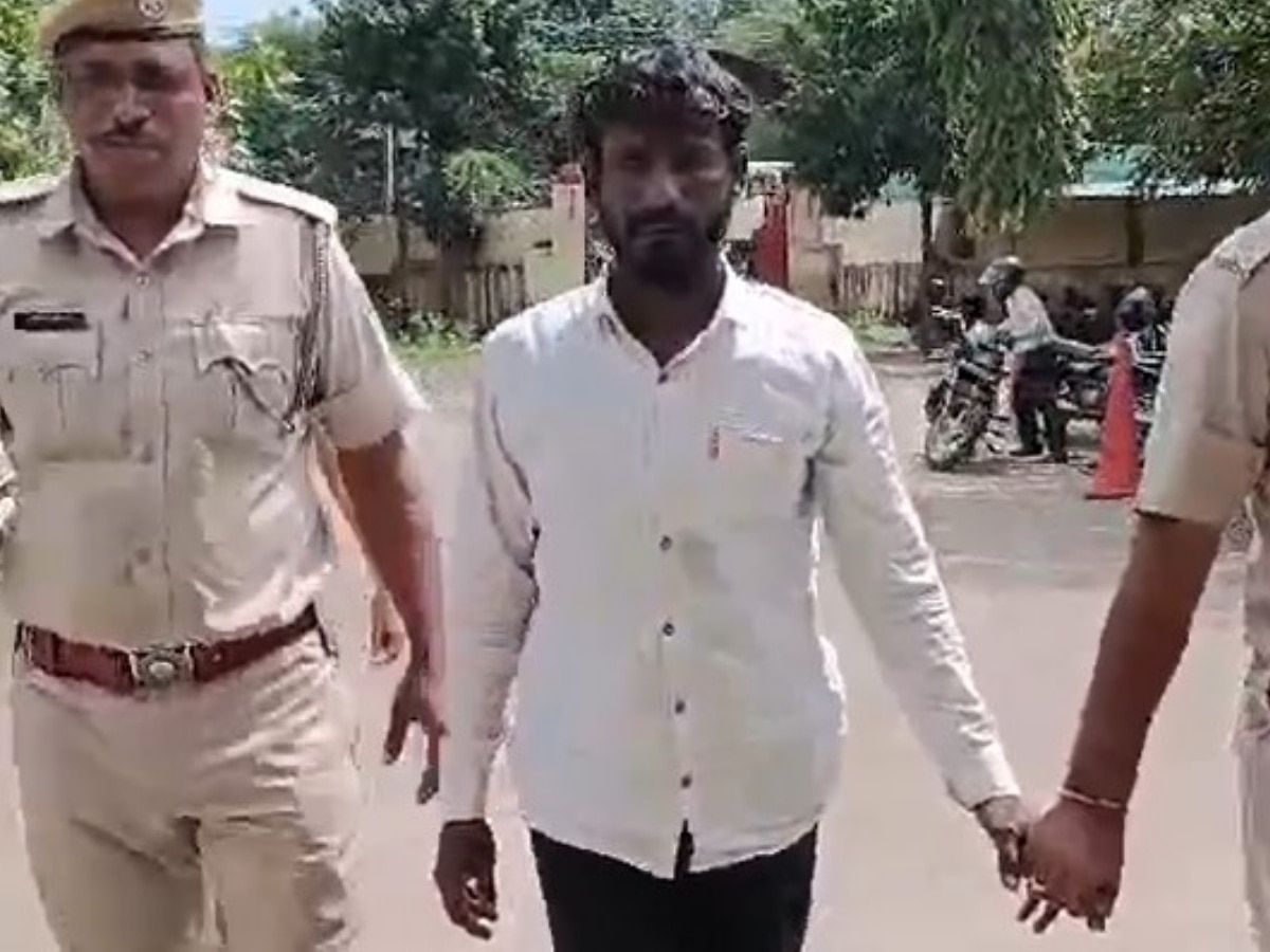 Pratapgarh News: पुलिस ने टैक्टर चोरी के मामले में फरार चल रहे एक और आरोपी को किया गिरफ्तार