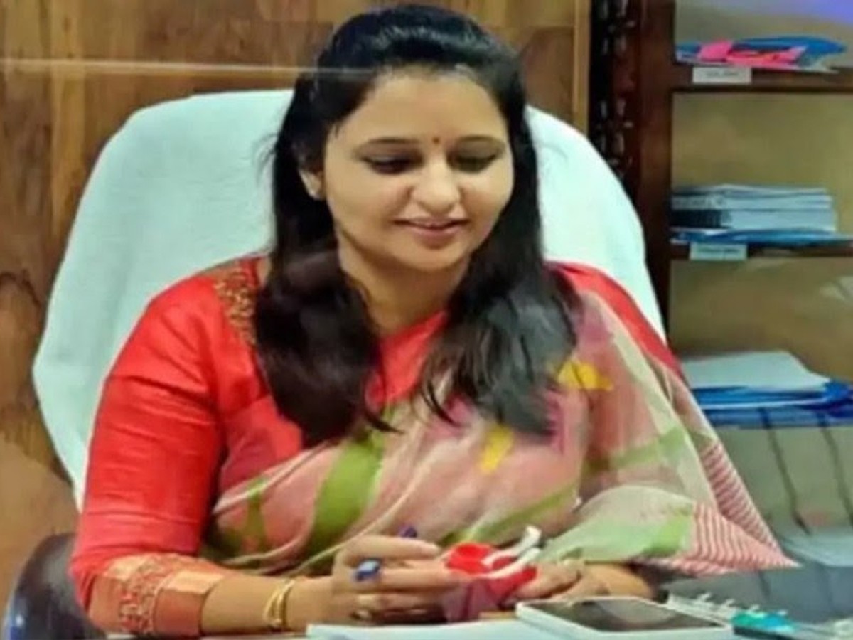 Bahraich DM Monika Rani IPS Vrinda Shukla and IFS Renu Singh shows ...