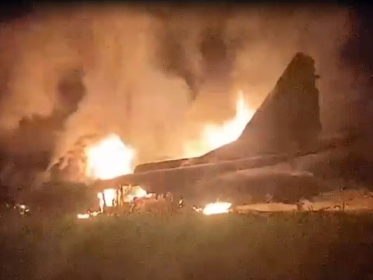 MiG-29 fighter crashes in Barmer: बाड़मेर में भारतीय वायुसेना का फाइटर जेट मिग-29 क्रैश, हादसे में बाल-बाल बचे पायलट MiG-29 fighter crashes in Barmer: बाड़मेर में भारतीय वायुसेना का फाइटर जेट मिग-29 क्रैश, हादसे में बाल-बाल बचे पायलट