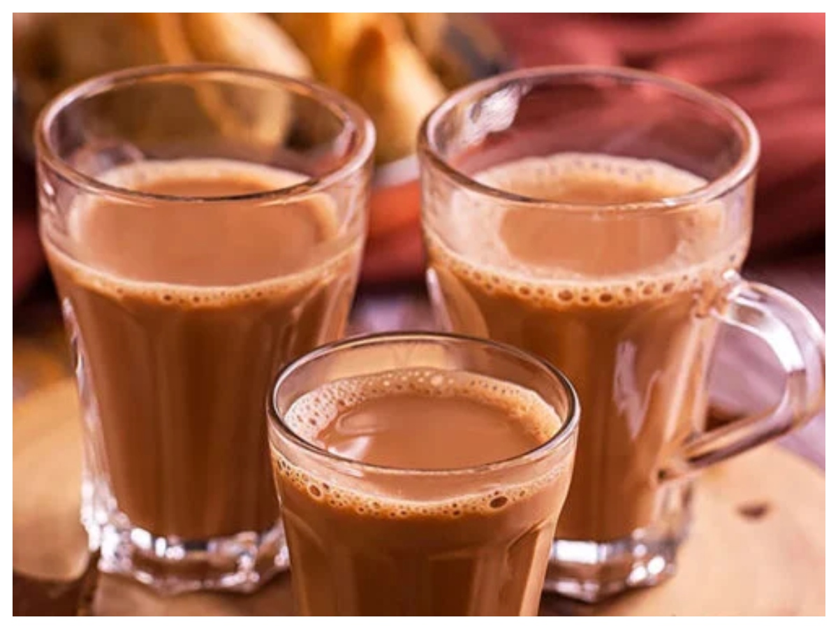 रोज दूध वाली चाय पीने से बॉडी पर होता है कुछ ऐसा असर... 26 सिर में दर्द और शरीर में पानी की कमी