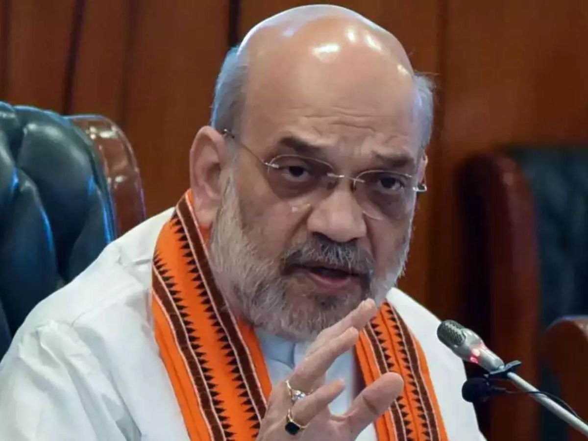 J&K elections: महिलाओं को 18000 रुपये, सिलेंडर फ्री, आरक्षण और अनुच्छेद 370 पर बड़ा ऐलान, BJP का मेनिफेस्टो जारी