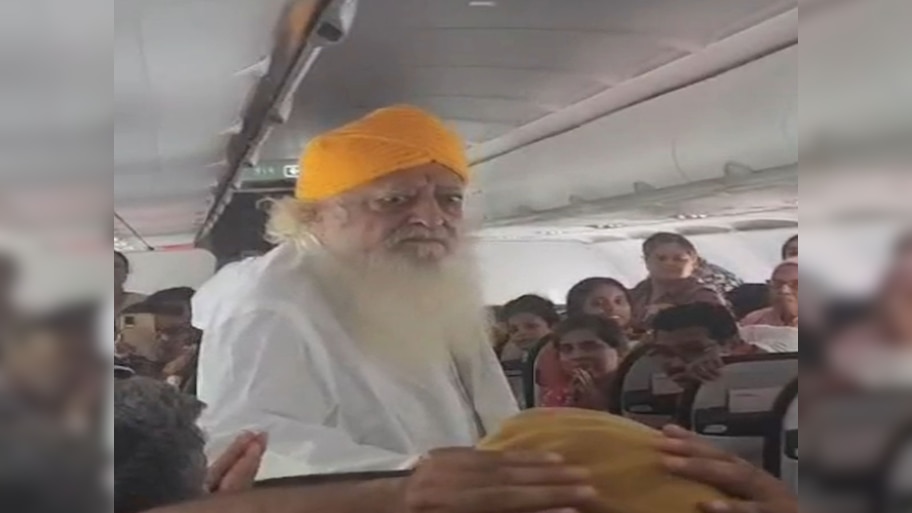 Jodhpur News: 'हष्ट-पुष्ट' होने के बाद आसाराम बापू दोबारा पहुंचा जेल, जानिए कोर्ट से कितने दिन की मिली थी पैरोल और कहां हुआ इलाज