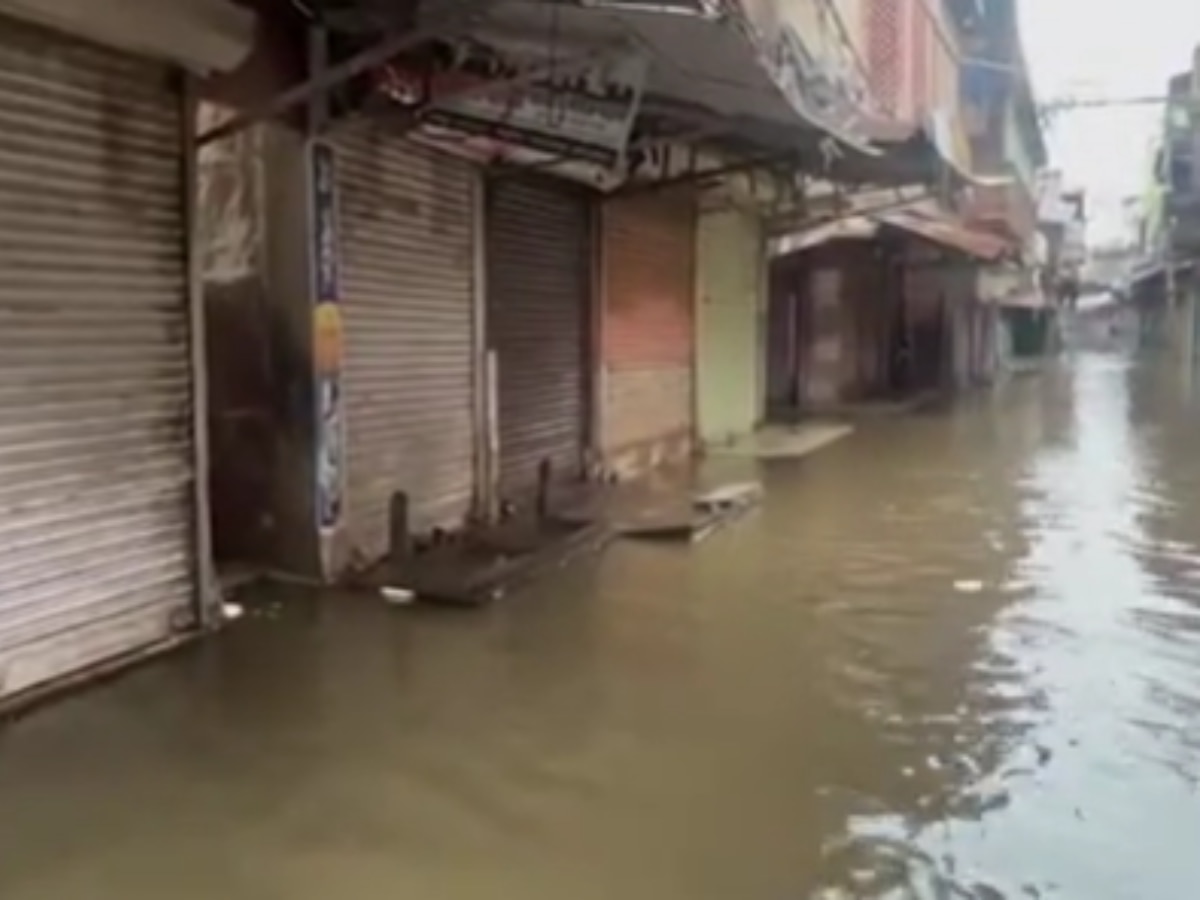 Hindon Rain: हिंडौन में आसमान से बरस रही आफत की बारिश, जलमग्न हुए बाजार हर तरफ भरा पानी ही पानी