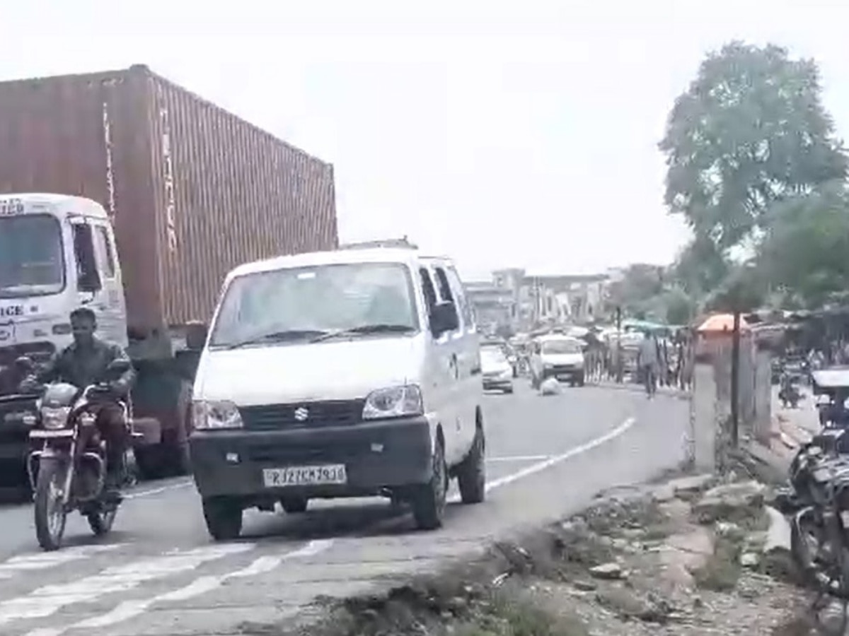 Udaipur news: NH 48 का हाल बेहाल, कभी भी हो सकता है बड़ा हादसा