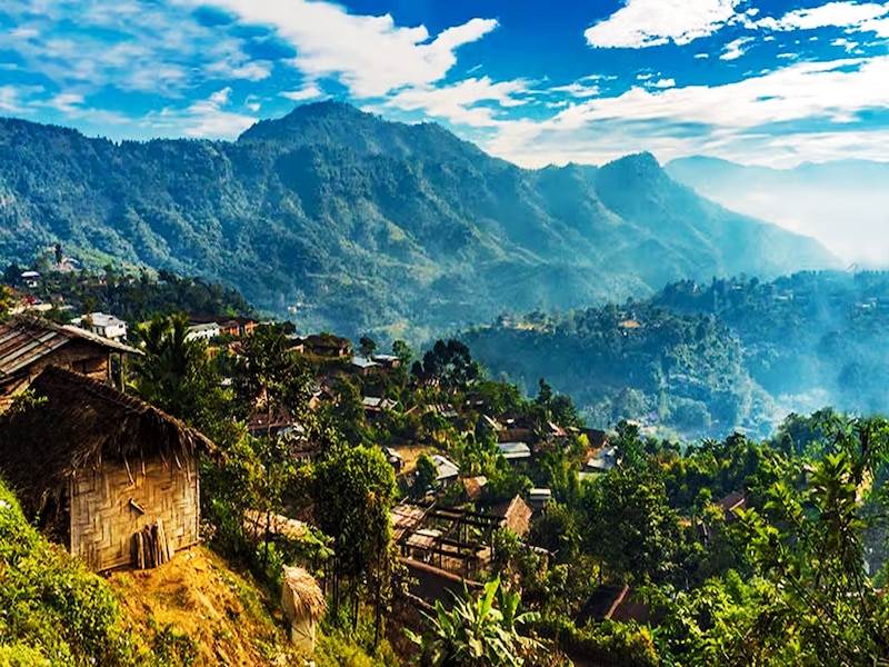 india amazing village | village in two countries | Konyak tribe Longwa ...