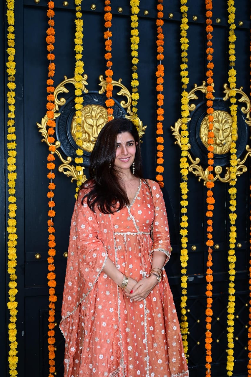 निमृत का खूबसूरत लुक