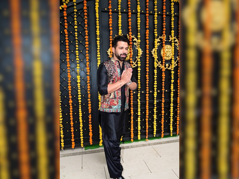 रित्विक धन्जनी 