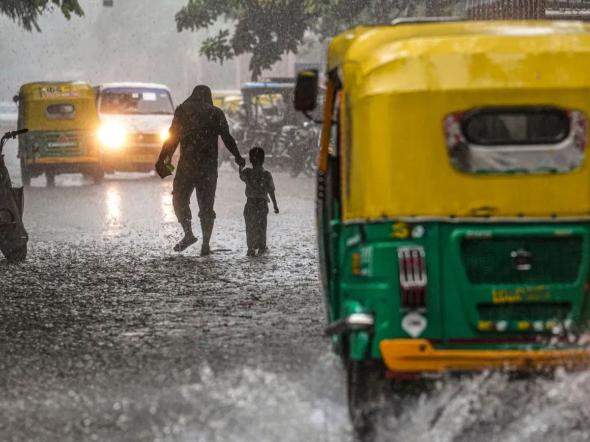 Weather Update: दिल्ली-NCR में फिर हुआ मौसम खराब, IMD का अलर्ट जारी, उत्तराखंड, यूपी समेत कई राज्यों में होगा त्राहिमाम