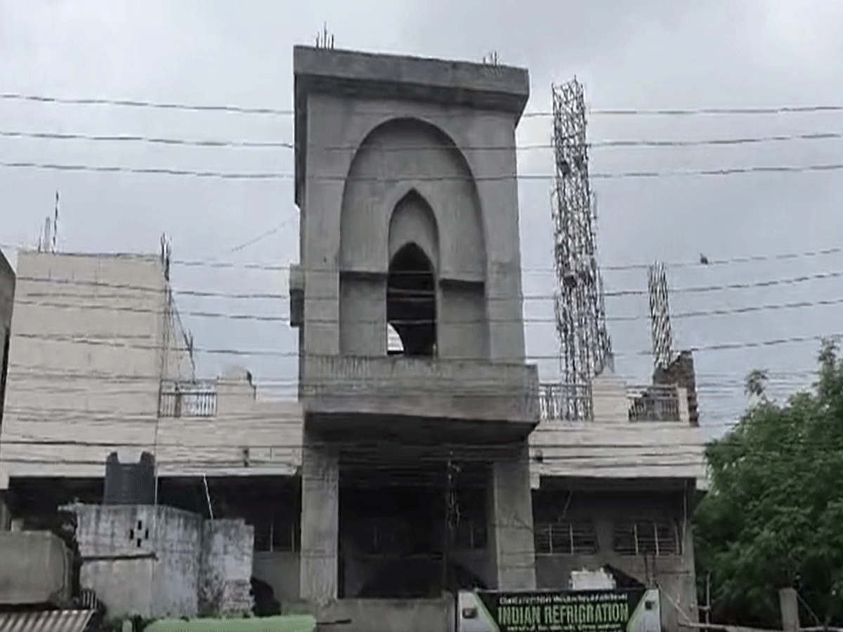 UP की मस्जिद को बताया पाकिस्तान के पूर्व PM लियाकत अली खान की संपत्ति; कब्ज़े की उठी मांग UP की मस्जिद को बताया पाकिस्तान के पूर्व PM लियाकत अली खान की संपत्ति; कब्ज़े की उठी मांग