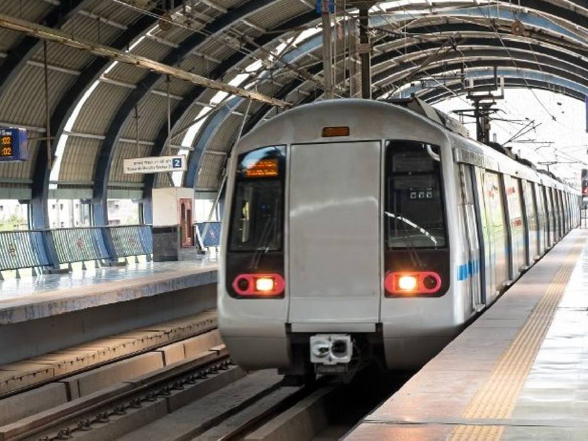 DMRC big decision for delhi metro passengers One extra train will run ...
