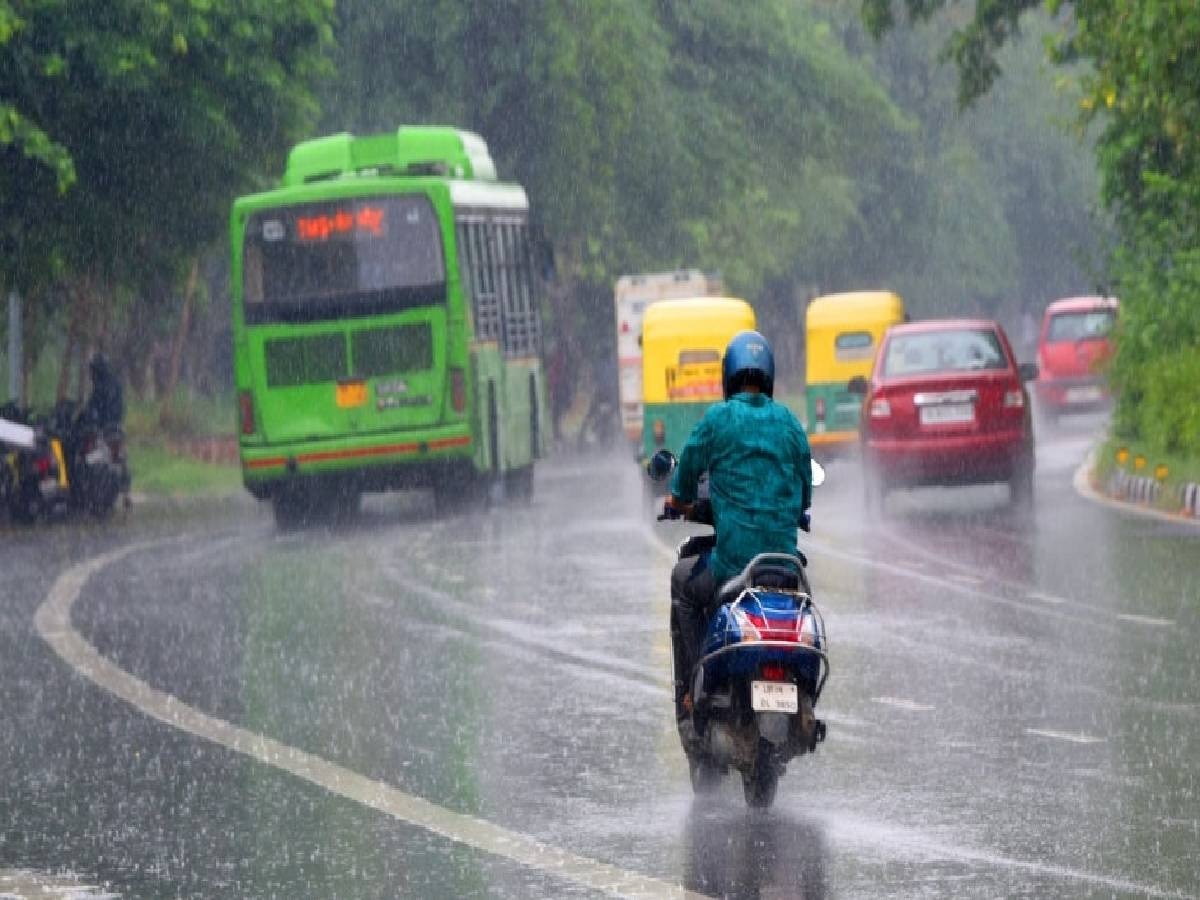 Delhi Weather: बारिश से राहत मिलने के नहीं हैं आसार, जानें 5 दिन के मौसम का हाल