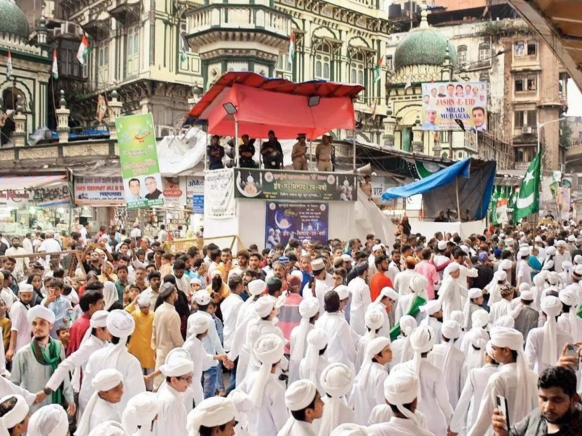 Eid-e-Milad: महाराष्ट्र सरकार ने मुंबई में इसलिए बदली ईद-ए-मलाद की छुट्टी; मुस्लिमानों ने की थी ये गुजारिश