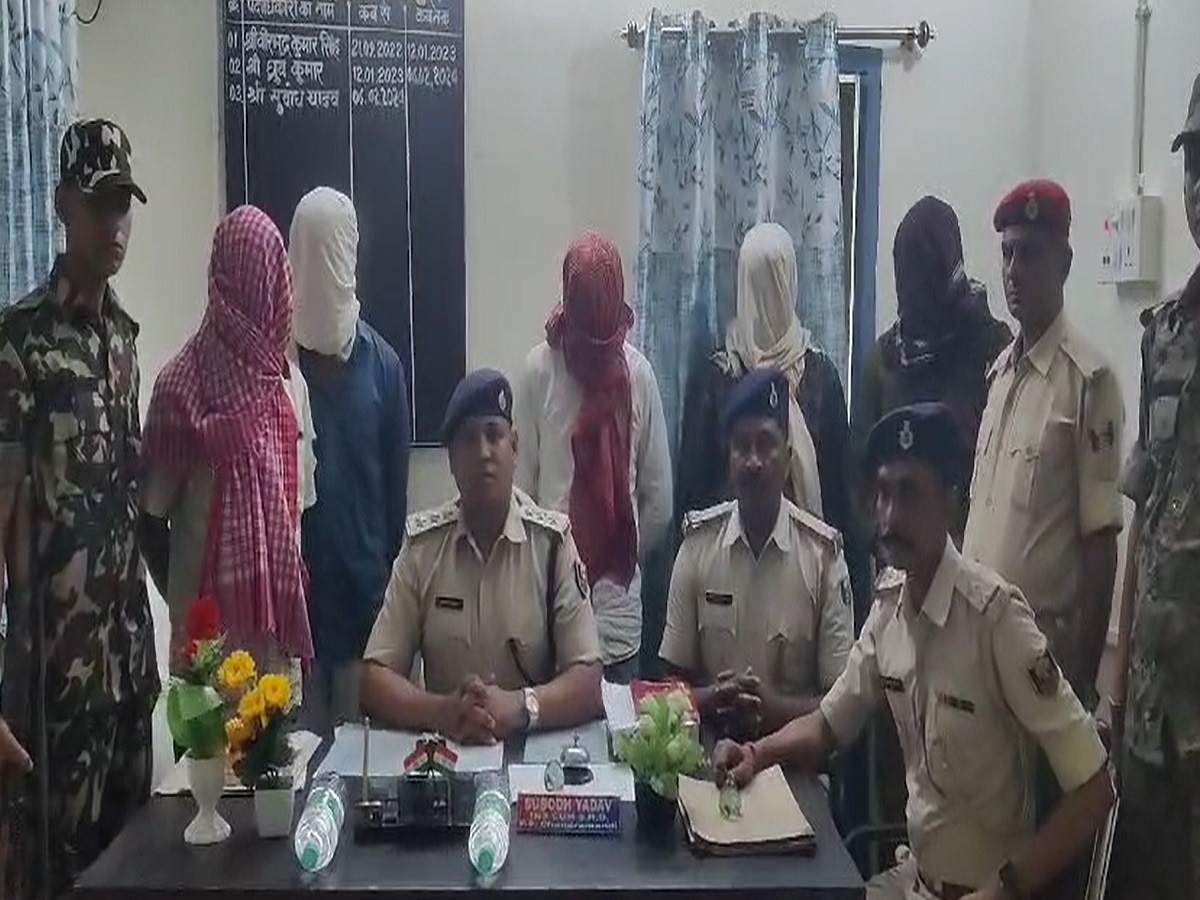 पुलिस ने महज 24 घंटे में लूट का किया खुलासा, 5 गिरफ्तार, 3 बाइक और 5 मोबाइल बरामद