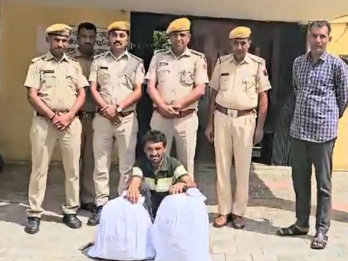 Jhunjhunu News: बगड़ पुलिस की बड़ी कार्रवाई, नौ किलो से ज्यादा अवैध गांजे के साथ तस्कर को किया गिरफ्तार 