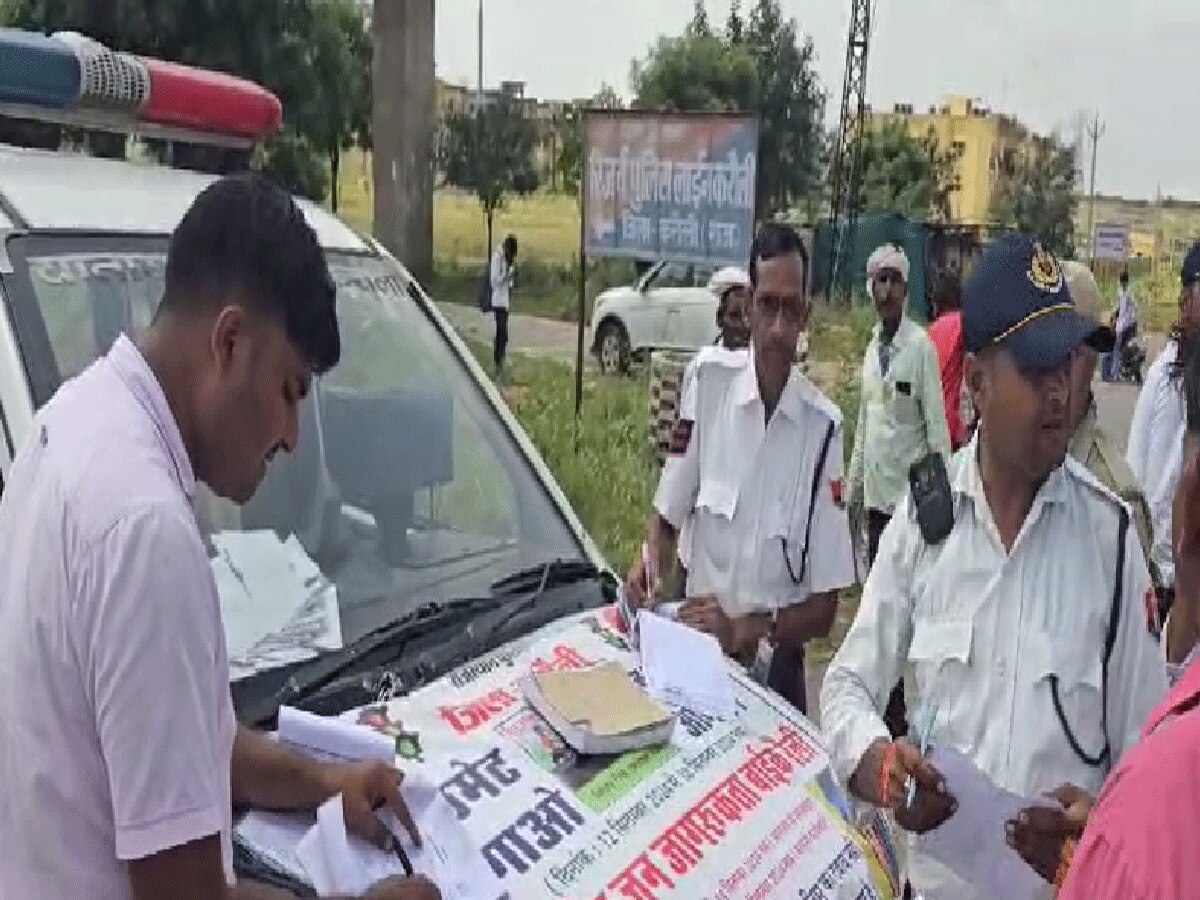 करौली में 'हेलमेट लगाओ जान बचाओ अभियान' जारी, चालकों के खिलाफ हो रही कार्रवाई