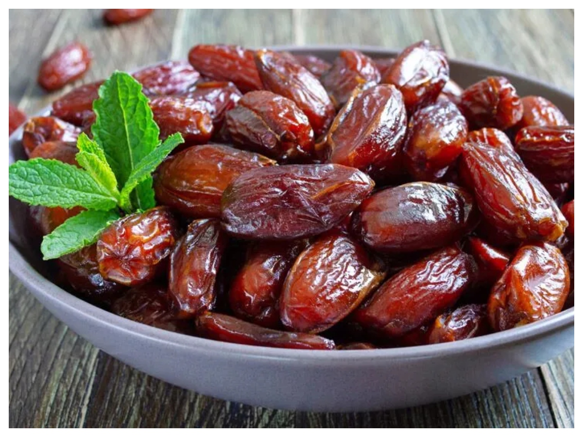 पानी में भीगे खजूर के फायदे