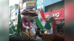 ईद मिलादुन्नबी पर मुस्लिम समाज ने निकाला जुलूस, तिरंगा और मजहबी झंडा लिए दिखे लोग