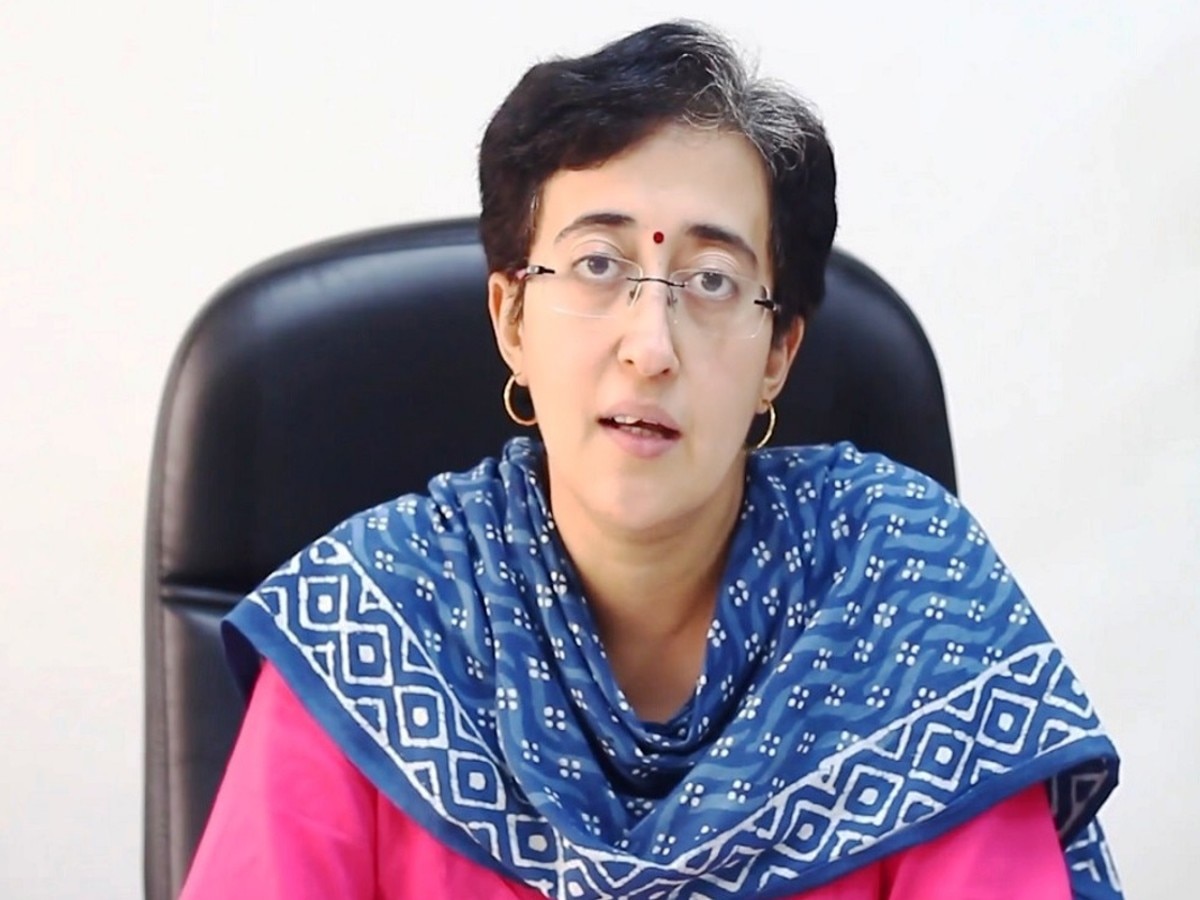 'Atishi: मनीष सिसोदिया के दबाव में CM बनाई गईं आतिशी, अरविंदर केजरीवाल ही चलाएंगे सरकार'