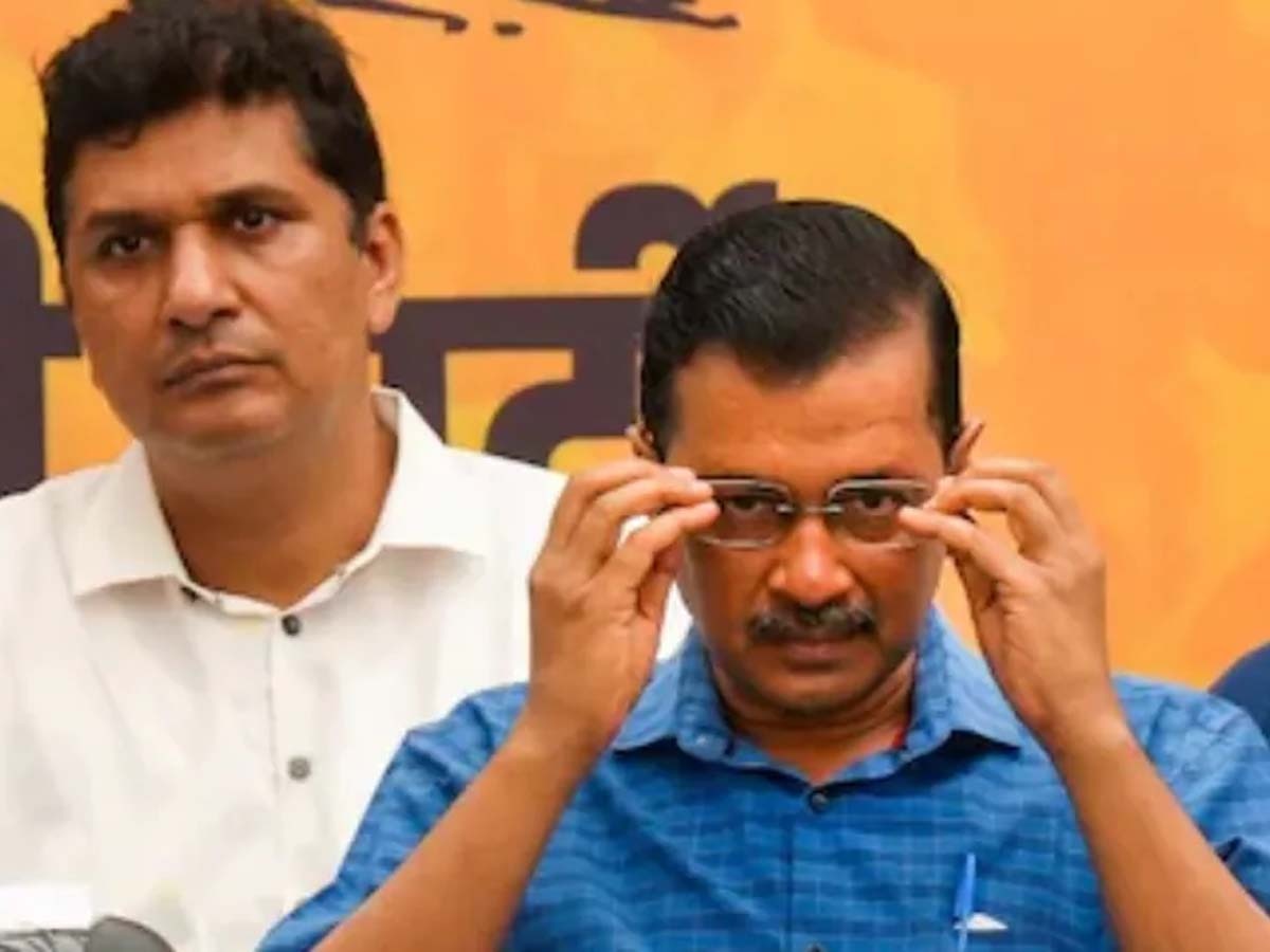 Arvind Kejriwal resigns: दिल्ली के CM अरविन्द  केजरीवाल ने अपने ओहदे से दिया इस्तीफा