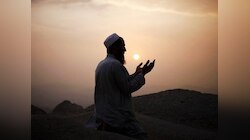 चंद्र ग्रहण का नमाज से क्या लेना देना है? जानें- क्यों है इस्लाम धर्म में जरूरी 