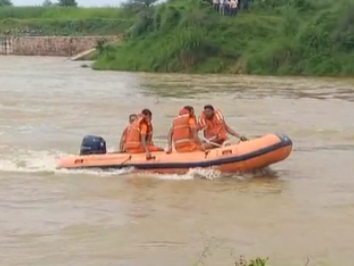 Dholpur News: राजस्थान में सक्रीय हुआ मानसून, धौलपुर में गरज चमक के साथ बरस रहे बादल 