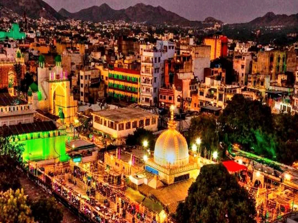 ajmer sharif dargah is some distance you can reach on foot 