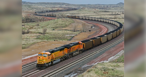world longest train is australias bhp iron ore train it has 682 wagons ...