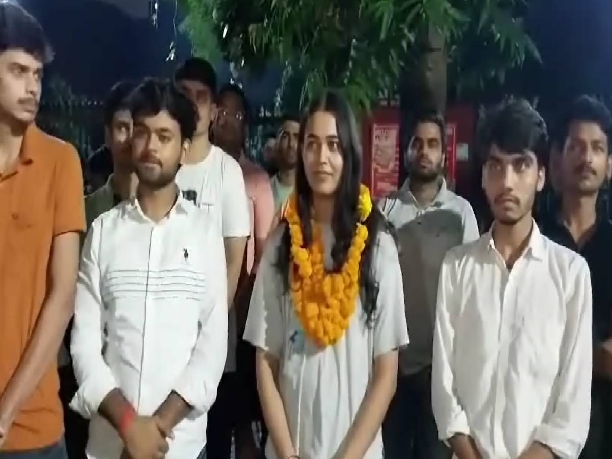 DUSU Election: छात्र संघ चुनाव के लिए नामांकन का अंतिम दिन, कड़ी सुरक्षा के बीच प्रत्याशी भरेंगे पर्चा