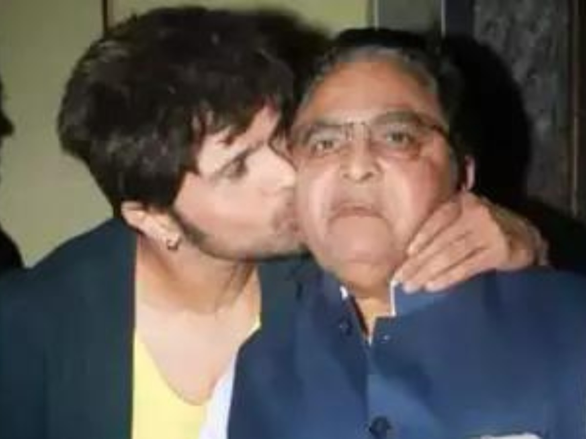 Himesh Reshammiya Father Death: हिमेश रेशमिया के पिता का निधन, परिवार पर टूटा दुखों का पहाड़