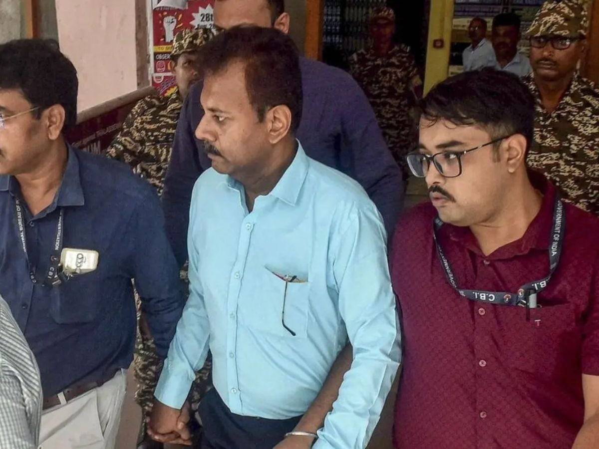 Kolkata Case: ଆରଜି କର ପୂର୍ବତନ ପ୍ରିନସିପାଲଙ୍କ ଲାଇସେନ୍ସ ରଦ୍ଦ, ଏଣିକି ଆଉ ଲେଖିପାରିବେ ଡାକ୍ତର...