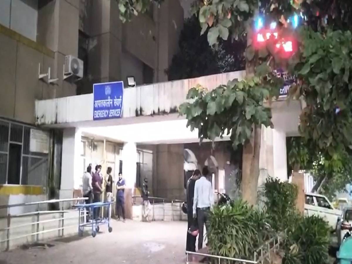 Delhi Murder: खजूरी खास इलाके में चाकू मारकर युवक की बेरहमी से हत्या, जांच में जुटी पुलिस