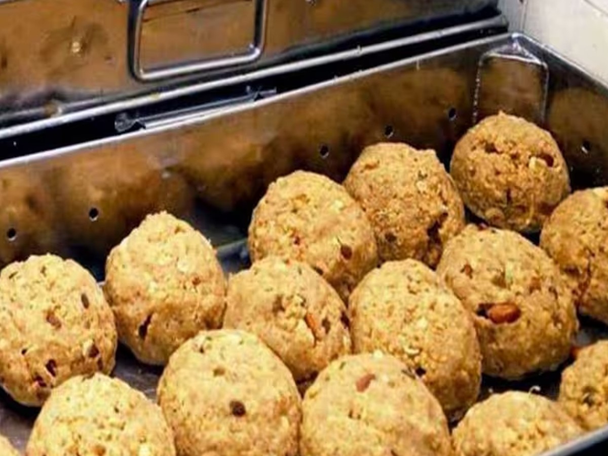 Tirupati Laddu: तिरुपति मंदिर के लड्डुओं में बीफ और मछली का हो रहा उपयोग!