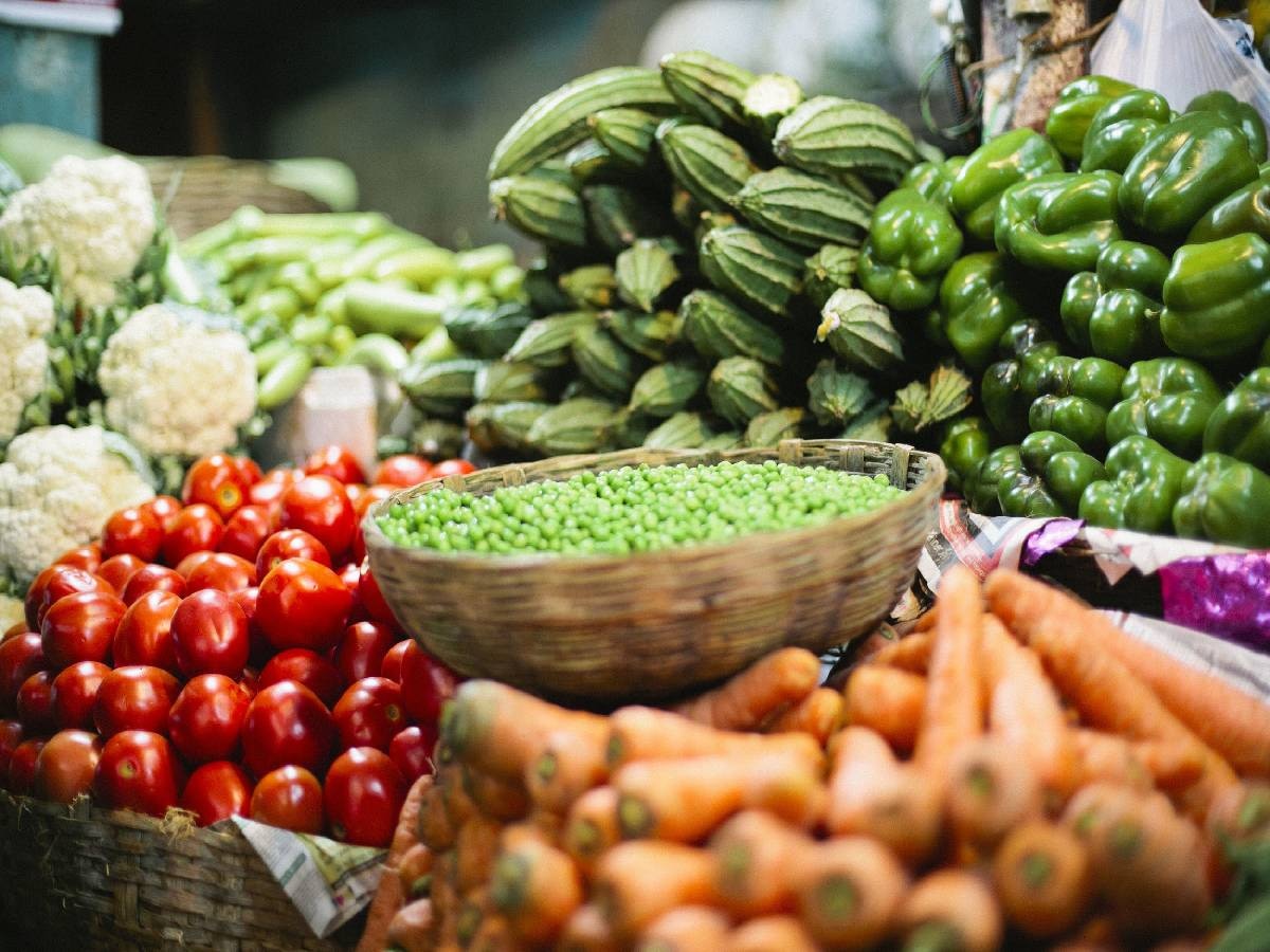 Vegetable Prices Hike: दिल्ली में होश उड़ा रहे सब्जियों के दाम, टमाटर 'लाल', हरी मिर्च भी हुई 'तीखी'