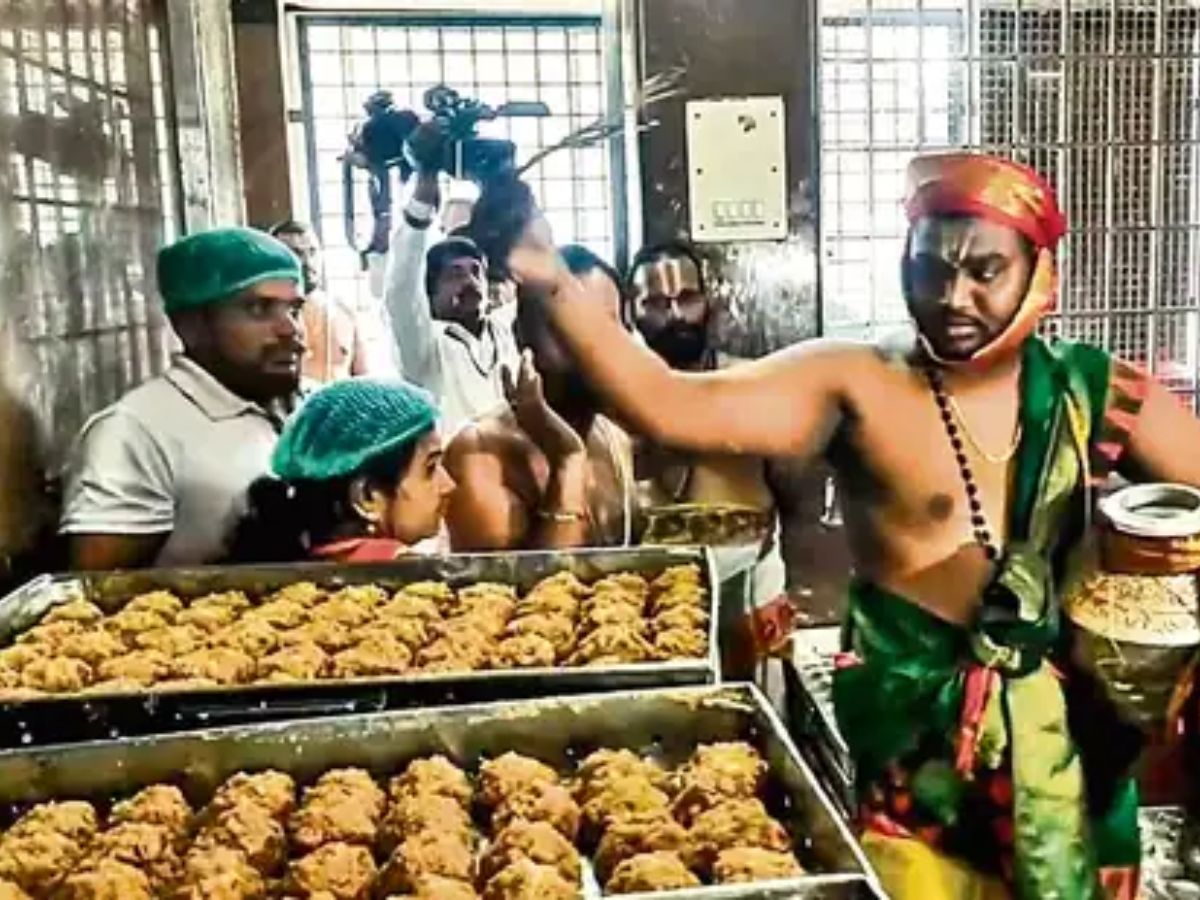 'जानवरों की चर्बी' वाला प्रसाद: पूरे देश में हल्ला लेकिन भक्त बेफ्रिक, चार दिनों में तिरुपति बालाजी के बिक गए इतने लाख लड्डू