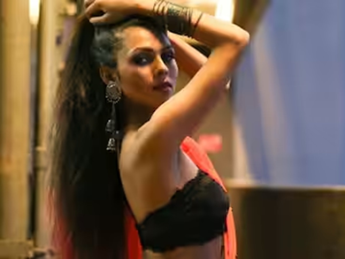 This Bangladeshi Adult Actress Riya Barde 22 Arrested in Fake Indian