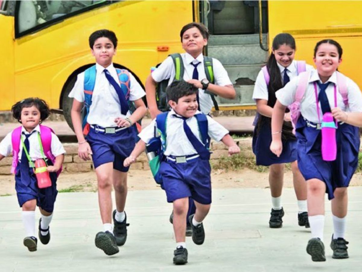 October 2024 School Holidays: छात्रों की हुई बल्ले-बल्ले, आने वाली हैं छुट्टियां, जानें- गांधी जयंती से लेकर दिवाली तक कब-कब है छुट्टी?