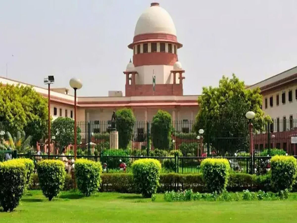 सुप्रीम कोर्ट ने कहा, "मंदिर हो या दरगाह सब पर चलेगा बुल्डोजर लेकिन इन शर्तों का होना ज़रूरी सुप्रीम कोर्ट ने कहा, "मंदिर हो या दरगाह सब पर चलेगा बुल्डोजर लेकिन इन शर्तों का होना ज़रूरी