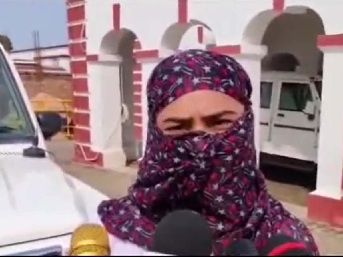UP News: ठण्ड में अजनबी की पी थी चाय, फिर 5 सालों तक 5 लोगों ने किया लड़की का रेप UP News: ठण्ड में अजनबी की पी थी चाय, फिर 5 सालों तक 5 लोगों ने किया लड़की का रेप